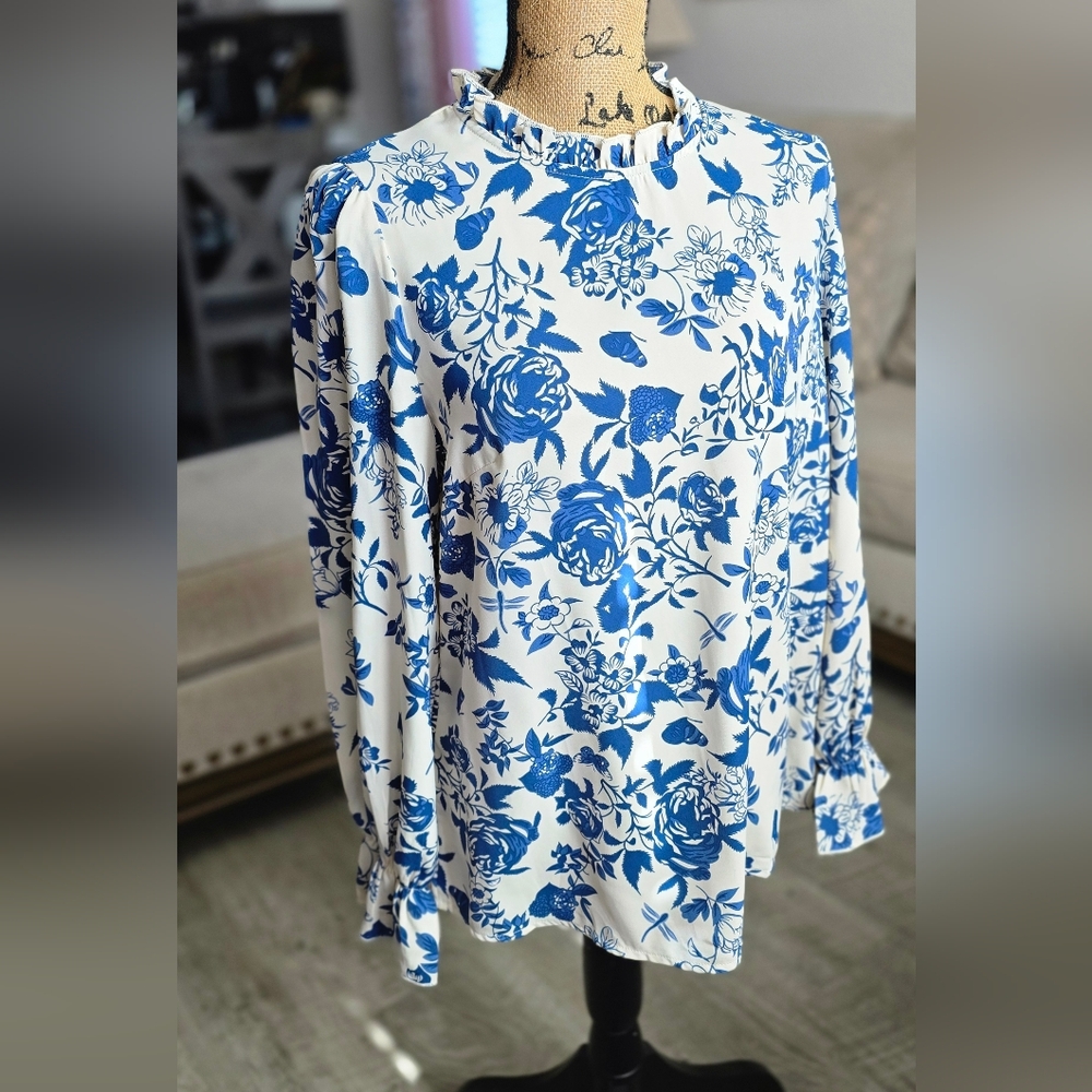 Floral Blue and White Women's Top